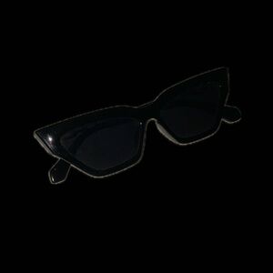 2/$15 | glasses | Black cat eye sunglasses with black chain accent
